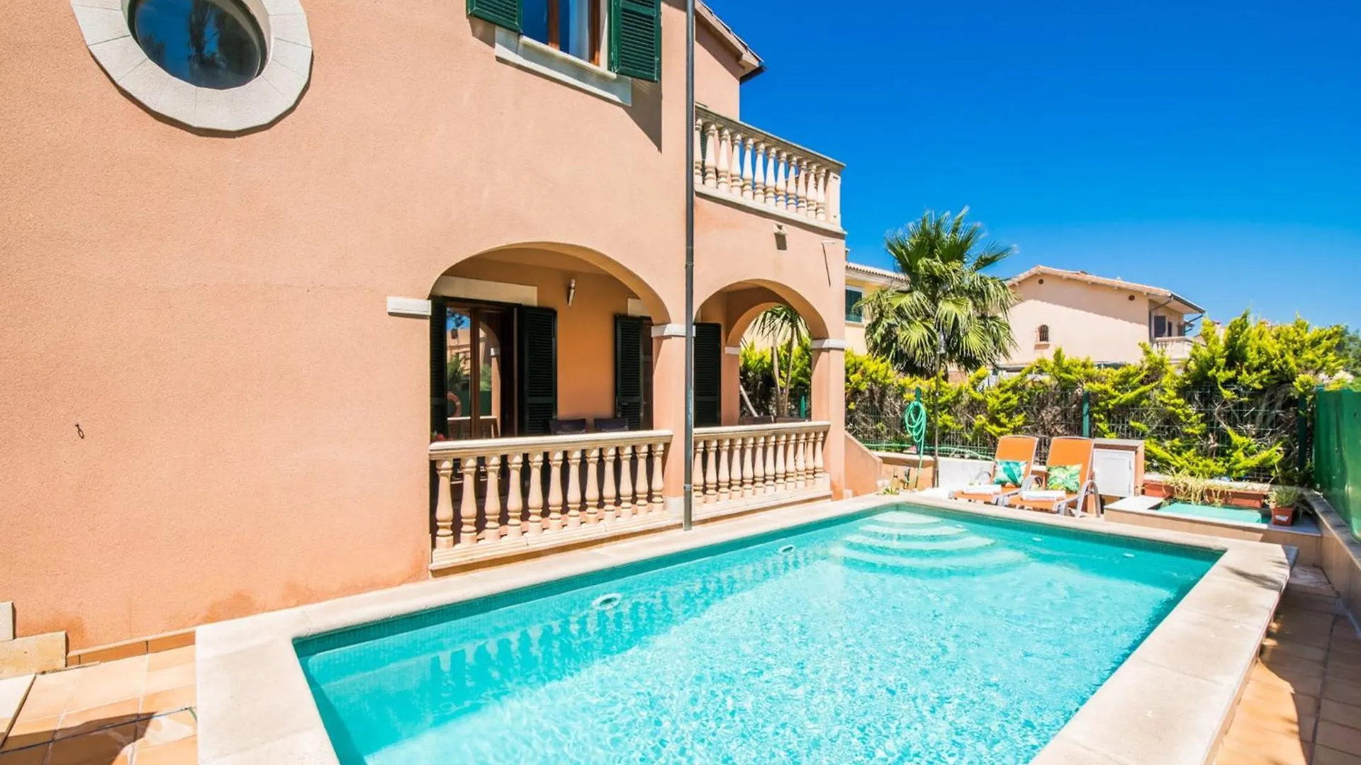 Apartment With Private Swimming Pool Alcudia  Spanien