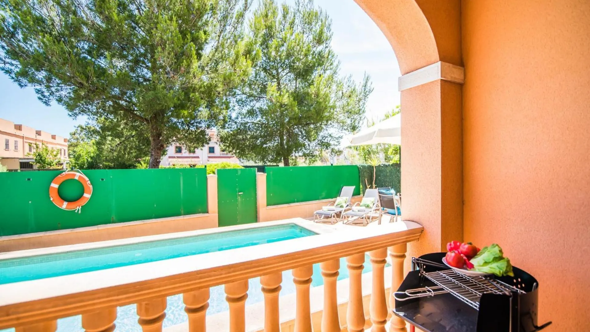 Apartment With Private Swimming Pool Alcudia  Spanien